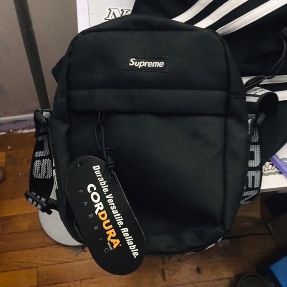 Supreme shoulder bag 18ss